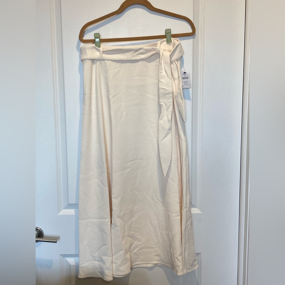 DKNY Cream A-Line Women's Skirt size 12 - Picture 2 of 5